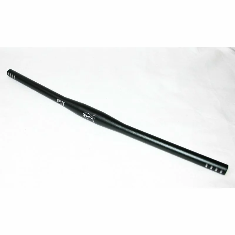 Contec, Lenker Alu, Brut Flat Bar 620, 6061 T6, 5°, 620mm, 31,8mm, 215g, Schwarz 3 Contec, Lenker Alu, Brut Flat Bar 620, 6061 T6, 5°, 620mm, 31,8mm, 215g, Schwarz