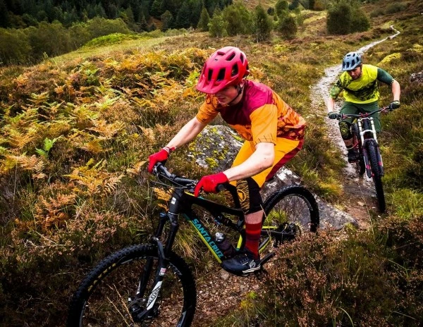 Endura Singletrack Lite Short / Short Fit Mandarine 7 Endura Singletrack Lite Short / Short Fit Mandarine – Bild 5