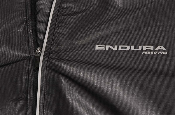 Endura WMS FS260 Pro Adrenaline Race Cape II Damen Schwarz 5 Endura WMS FS260 Pro Adrenaline Race Cape II Damen Schwarz – Bild 3