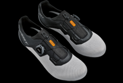 DMT Shoes DMT KR4 Rennrad Schuh Schwarz/silber 9 DMT Shoes DMT KR4 Rennrad Schuh Schwarz/silber -Fahrräder Aufbau Geschäft image SU DS 0291 4 600x600